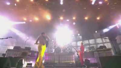 ♪♪♪
[APPLAUSE] - Biffy Clyro: Cultural Sons of Scotland