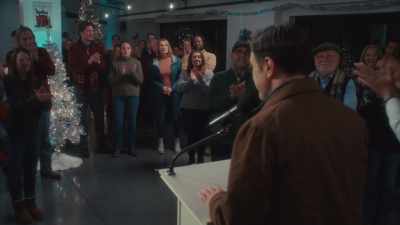 [applause] - A Very Vermont Christmas