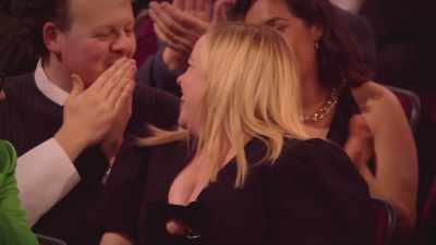 APPLAUSE - An Audience With Kylie