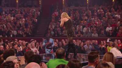APPLAUSE - An Audience With Kylie