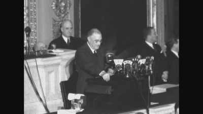 [applause] - World War II: Race to Victory