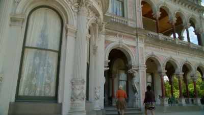[ Applause ] - Ms Fisher's Modern Murder Mysteries