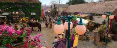 Apples! Juicy apples! - Disenchanted