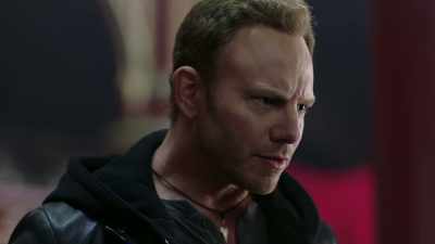Appoint my cousin. So this is a cult. - Sharknado 5: Global Swarming