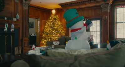[apprehensive music]
[phone chiming] - Christmas Cowboy