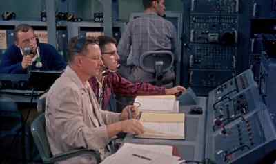 Approaching Uranus. - Journey to the Seventh Planet
