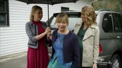 "April showers
make May flowers." - Love Under the Rainbow
