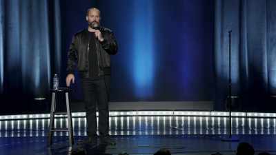 Apropo, - Tom Segura: Disgraceful