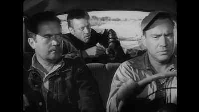- Aquí estás, señor.
- Gracias. - The Hitch Hiker