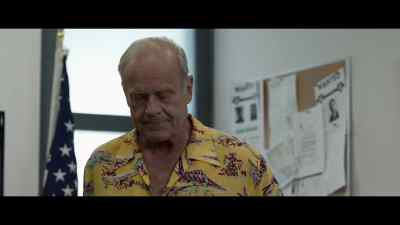 Aqui tengo su medicina. - Wanted Man