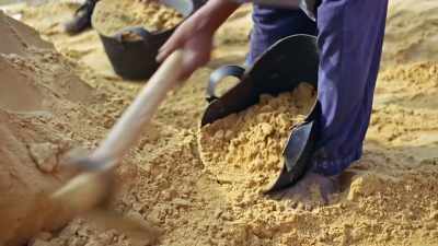 Archaeologists from all
over the world descend - Tutankhamun: Secrets of the Tomb