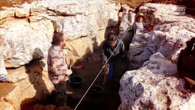 Archaeologists were intrigued - Curse of the Ancients with Alice Roberts