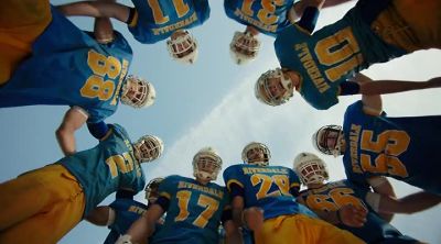 [Archie]
All right, bring it in. - Riverdale