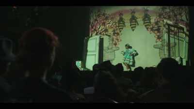 ♪ Arcs-en-ciel,
arbres et abeilles ♪ - Interview with the Vampire