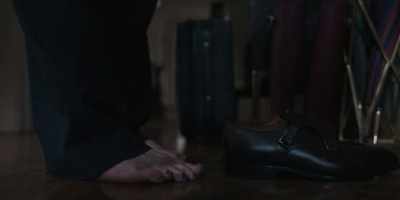 Are you a size ten? So is Sean. - Servant