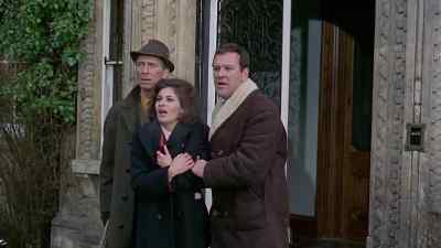 - Are you all right?
- No! - Island of Terror