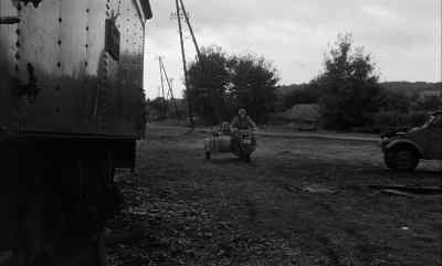 - Are you all right?
- Yes, I'm all right. - The Train