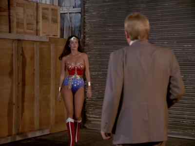 - Are you all right?
- Yes. - Wonder Woman