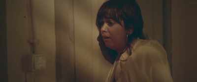 - Are you alone?
- Mariam, unlock the door. - Beauty and the Dogs