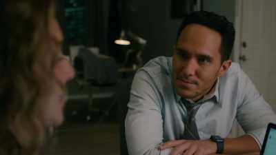 - Are they any good?
- I mean, she's really nice. - Mr. Manhattan