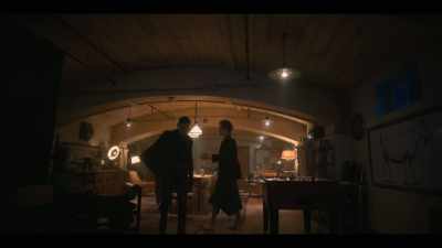 -Are-- Are we leaving?
-No,  I'm  leaving, me by myself. - The Umbrella Academy