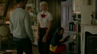 Are you blackmailing me? - Legacies