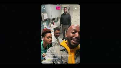 - Are you crazy?
- It's 32 people up in this live. - That Damn Michael Che