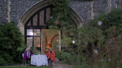 -- Are we doing it?
--SANDI SNORTS - Extraordinary Escapes with Sandi Toksvig