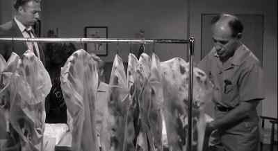 -Are they expensive?
-What else?
It'’s an exclusive number. - The Man from the Diners' Club