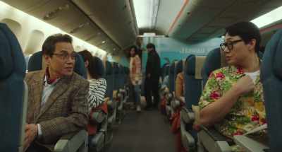 - Are you flying alone?
- Pardon? Me? - Okay! Madam