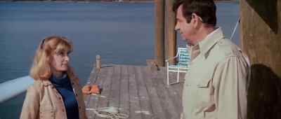 - Are you going back tonight?
- Oh, no way. - Hopscotch