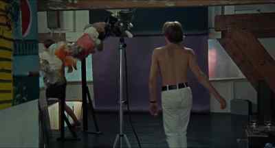 - Are you going?
- It's late. - Blow Up