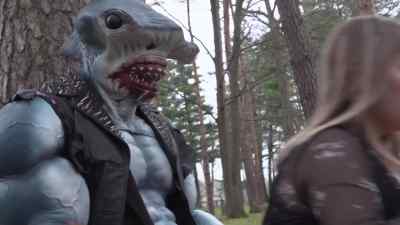 Are we gonna do that? - Come on, do it! - Graveyard Shark