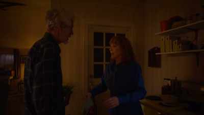 -Are we gonna eat?
-[coughs] - Reba McEntire's The Hammer