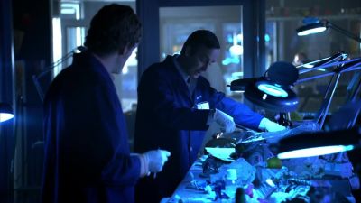 -are you gonna get that?
-Yeah. - CSI: Crime Scene Investigation