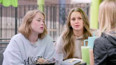 - Are you gonna go?
- Obviously, yeah. Are you going? - The Secret Lives of Mormon Wives