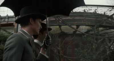 - Are you hurt?
- It is okay. - Curiosa