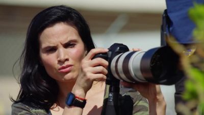 Are they just enjoying
each other's company? - Hawaii Five-O