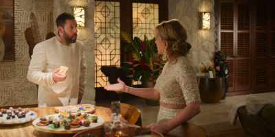 Are you just... Will you take a slice
like a civilized person? - Murder Mystery 2