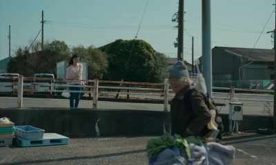 - Are you leaving?
- Hey, don't ignore me, stinky. - Call Me Chihiro