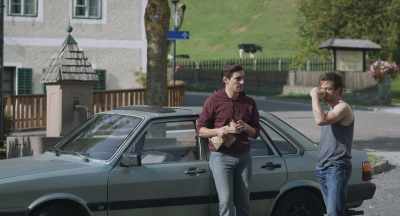 - Are you OK?
- Yeah. - The Man with the Answers