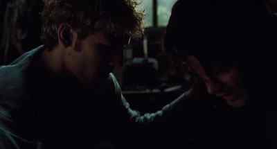 - Are you OK?
- You're not supposed to be here. - I Am Number Four