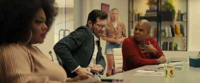 - Are you okay? Debra Messing.
- Yeah. Yeah, yeah, yeah, I'm fine. - Bros