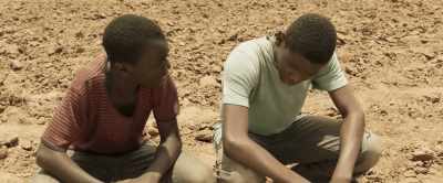 - Are you okay?
- It's too hot. - The Boy Who Harnessed the Wind