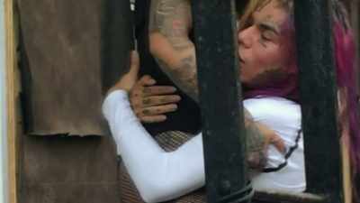 -Are you on the ground?
-No, I'm on the-- - Supervillain: The Making of Tekashi 6ix9ine