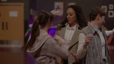 * Are you ready, are you ready * - Dream Moms
