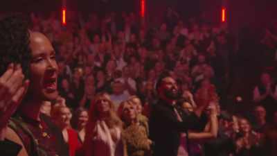 Are you ready to make some noise?
CHEERING - An Audience With Kylie