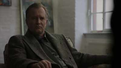 Are you saying we should be
suspicious about Walter's death? - Counterpart