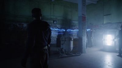 - Are you seeing this?
- What the... - Marvel's Agents of S.H.I.E.L.D.