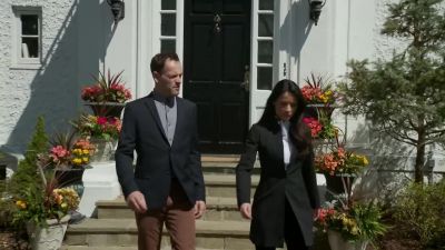 Are you smiling? - Elementary